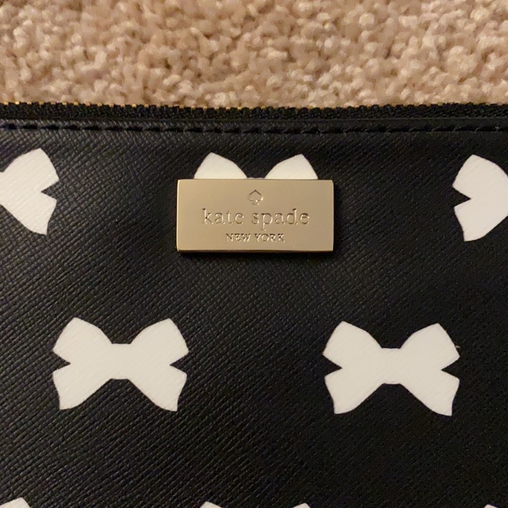 Kate Spade wristlet - Picture 2 of 5